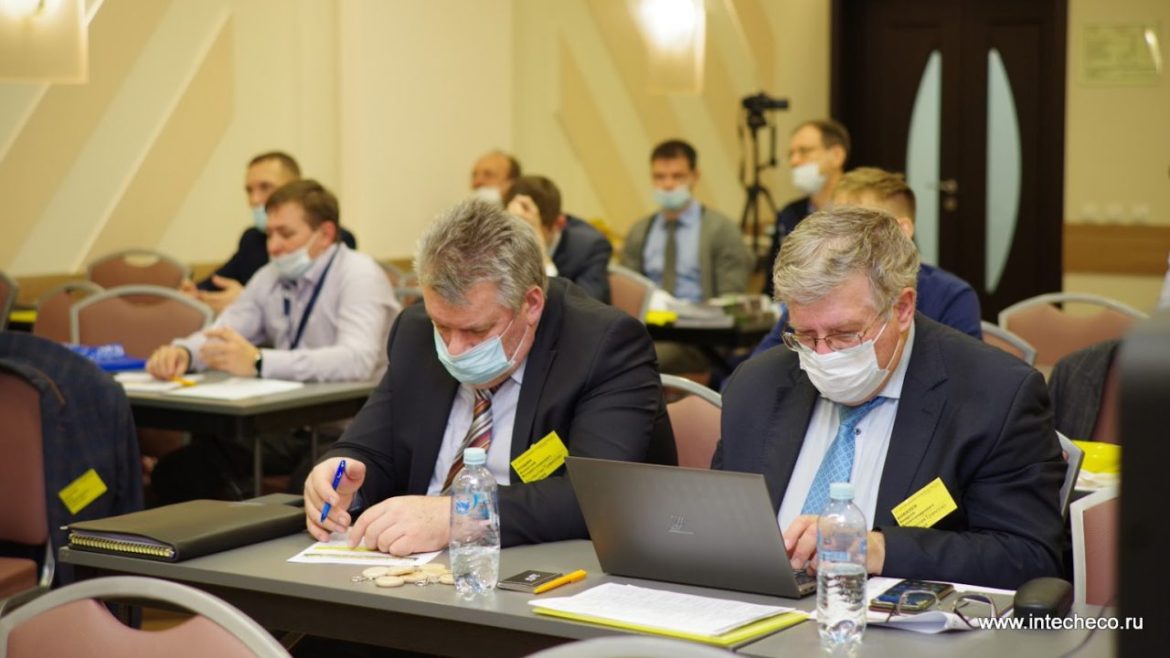 Участники конференции от АО «АТГС» - А.В.Рощин (слева), А.А.Ковалев