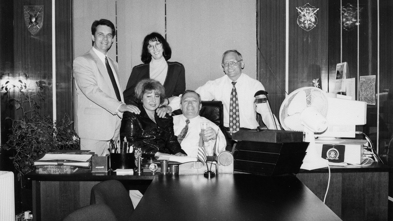 1992 - История компании. Основание компании
